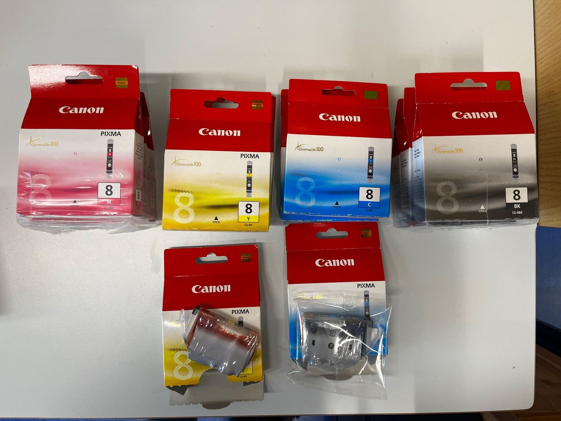 Canon Cartucce per stampanti & toner: Canon CLI-8 BK/M/C/Y Multipacks (12 Einzelpatronen) – Nuovo e nell'imballaggio originale da Wilderswil venduto da ROPO3812