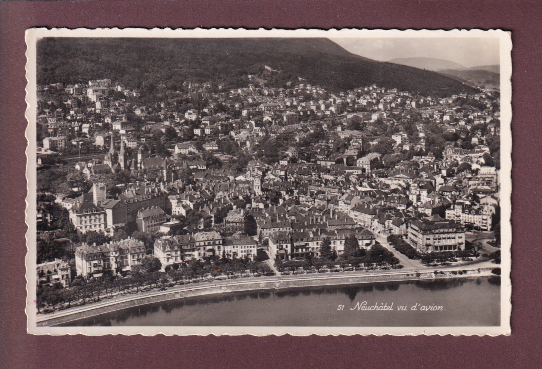 Cartoline postali: NEUCHÂTEL vu d'avion - 1947 – Usato da Pully venduto da nicecards