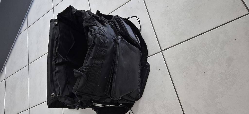 Costumes, combinaisons de sport et fonctionnelles: Shinson Hapkido Kleider – D'occasion à Düdingen par Nimiku 1