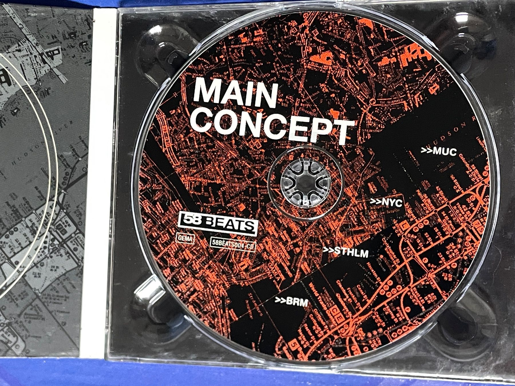 CD: Main Concept >>MUC>>NYC>>STHLM>>BRM $ – Usato da Muri b. Bern venduto da AdidasCollector 2