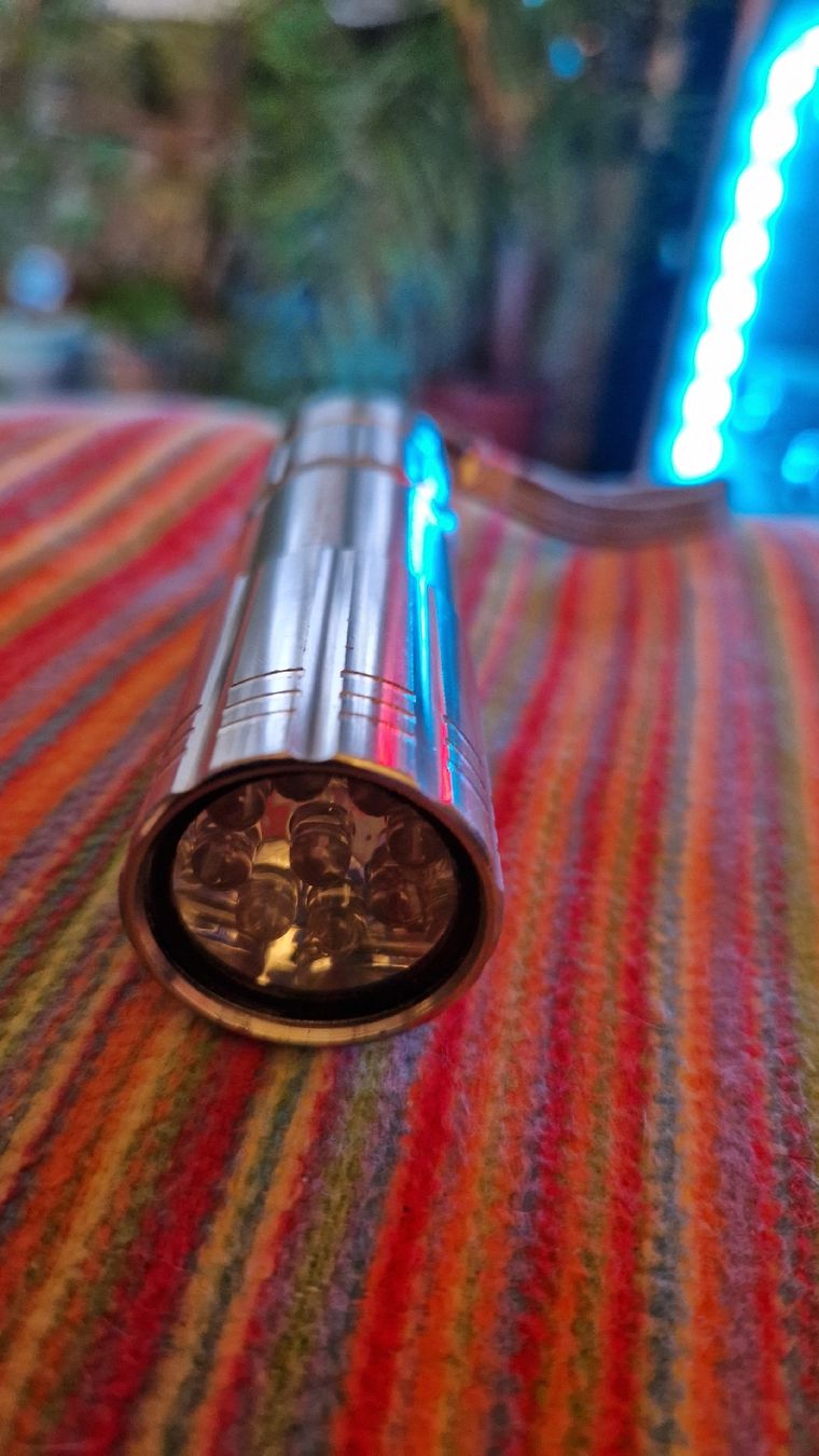 Lampade: Kleine Stab-Taschenlampe – Usato da Oberengstringen venduto da Asteroid56 1