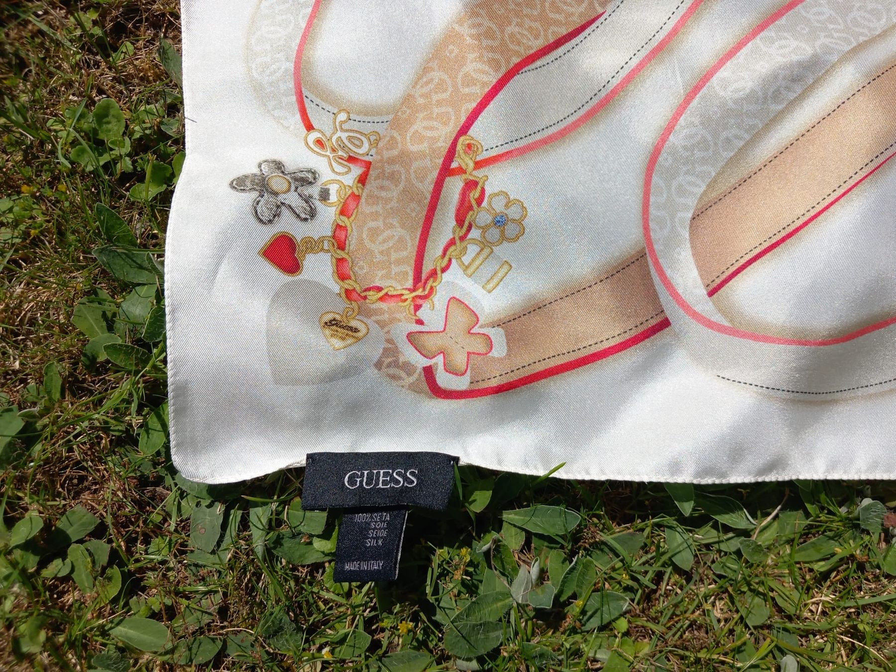 Guess Foulards, Tücher & Schals: Seiden Tuch von Guess 50/50 cm – Gebraucht aus Winterthur von Jopf1 3