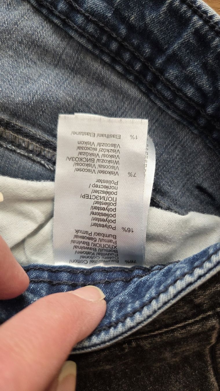 Jeans: 2x Rainbow Skinny Jeans Gr. 40 – Usato da Näfels venduto da CH.Kchlineknopf 2