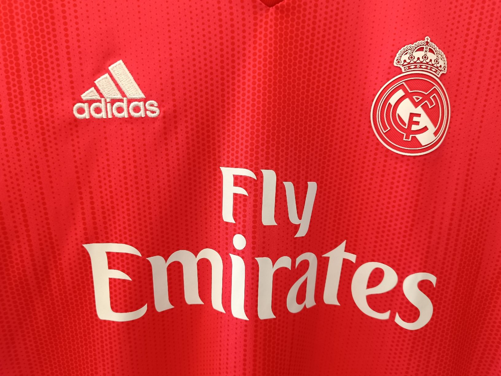 Real Madrid Leibchen & Hosen: SERGIO RAMOS #4 Original Real Madrid 2018-19 Third Trikot – Gebraucht aus St-Léonard von SwissDealsJersey 2