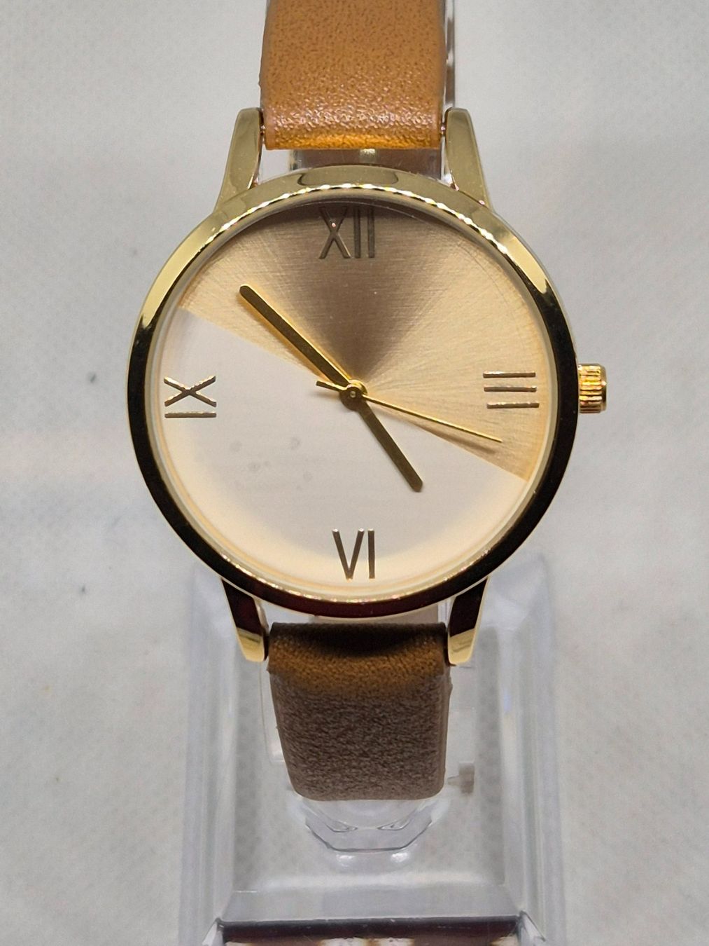 Orologi: Damenuhr, gold und hellbraun, neu! – Nuovo (secondo la descrizione) da Losone venduto da bal_gfp6