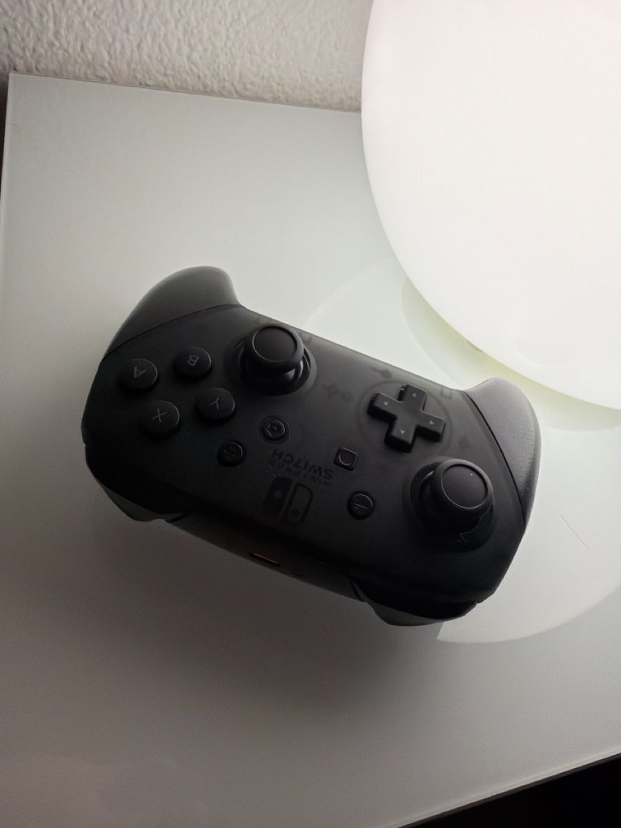 Controller: Nintendo Switch Pro Controller - Top Zustand! – Usato da Staad SG venduto da zib_vjt7 1