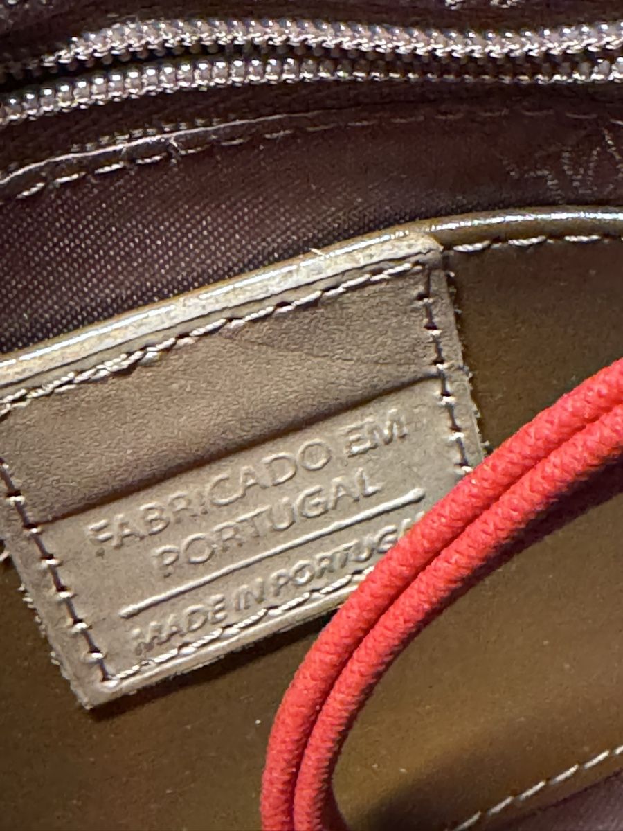 Borse da donna: Pochette à main  – Nuovo e nell'imballaggio originale da La Chaux-de-Fonds venduto da Andy_desousa 2