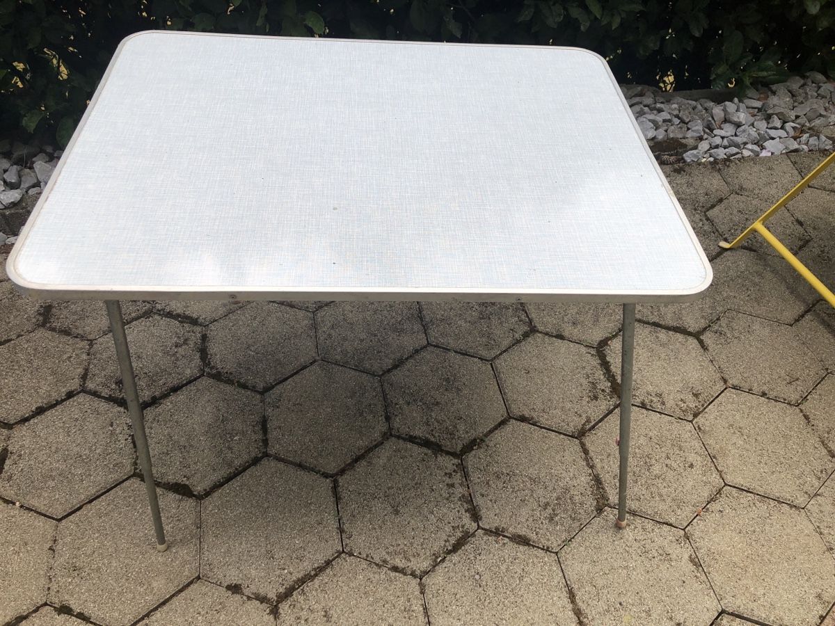 Tables: Alter Camping Tisch aus den 50er oder 60er Jahren – D'occasion à Zuchwil par Tim7272