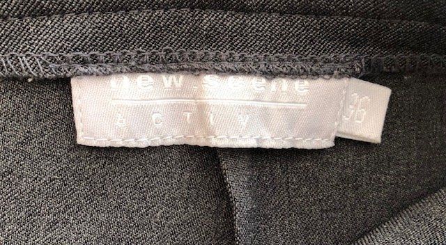 Gonne: Jupe crayon noire fendue élégante 36 – Usato da Aigle venduto da Tchamille 1