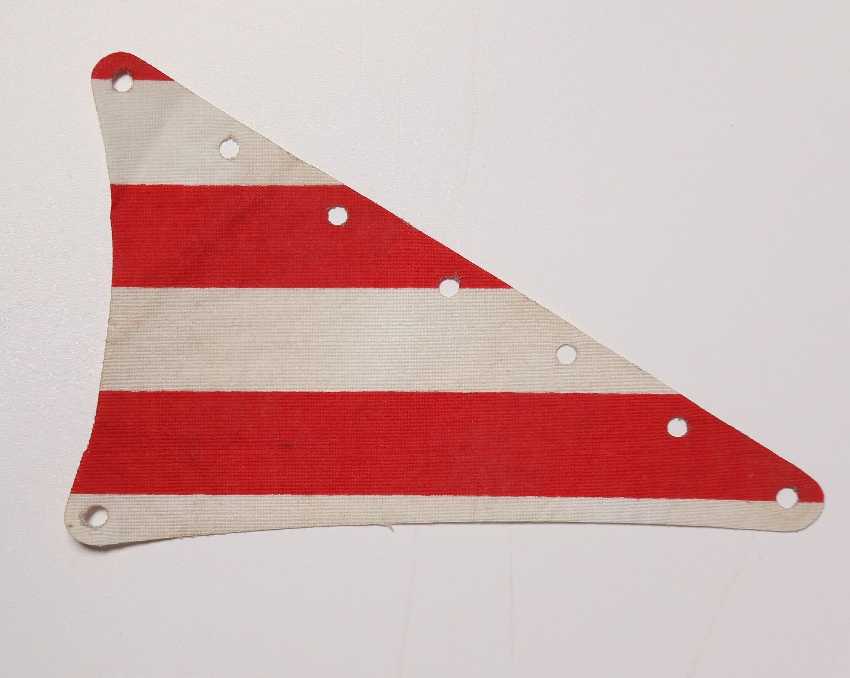 Lego Spielzeuge: Cloth Sail Triangular 14 x 22 with Red Thick Stripes Patter – Gebraucht aus Hettlingen von Scholi99 1
