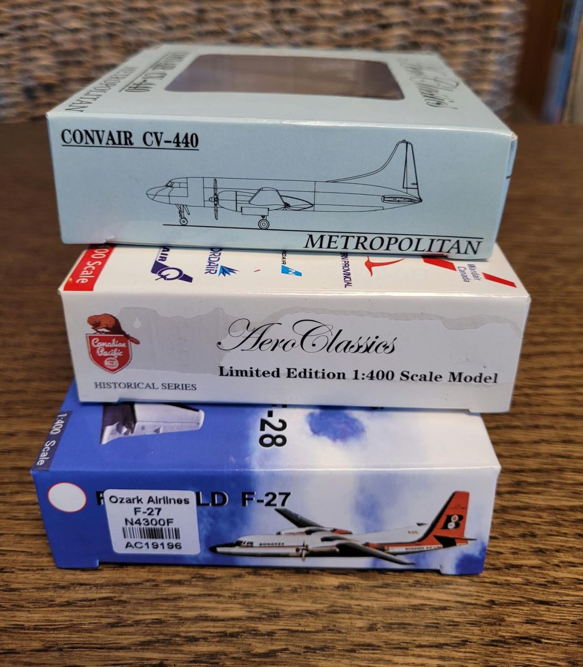 Kit di modellismo & Modellini statici: AeroClassics 1:400 Set (3x) – Nuovo e nell'imballaggio originale da Sonceboz-Sombeval venduto da ter_9rc5 2