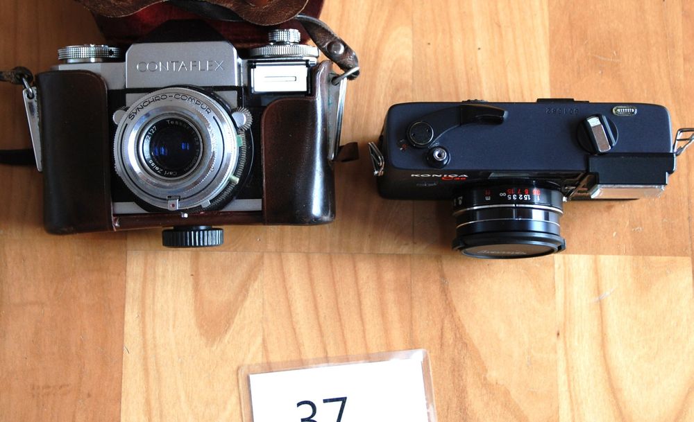 Konica Appareil photo: Contaflex-Zeiss/ Konica Analogkamera 2 Stk. – D'occasion à Bottighofen par Absaras 1