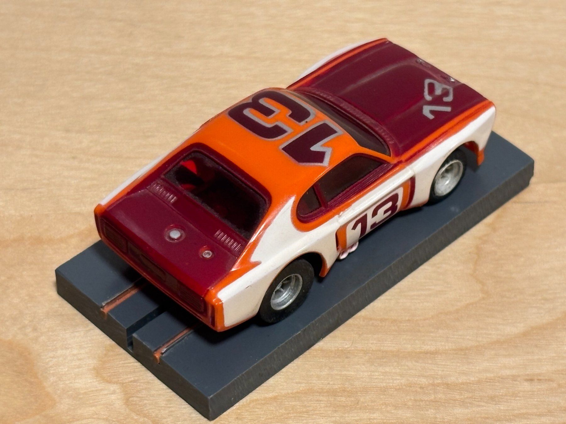 Faller Piste: Faller/Aurora AFX Ford Capri rot/orange/weiss #13 – Usato da Bülach venduto da h0slotch 4