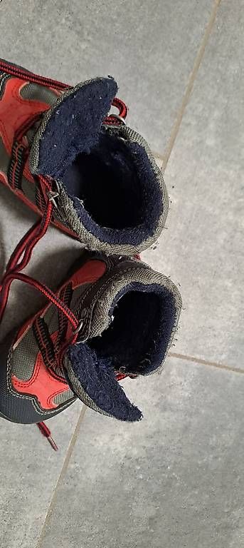 Chaussures garçon: Wanderschuhe Gr. 20 – D'occasion à Wasen im Emmental par Cardmaster-Snowwhite 2