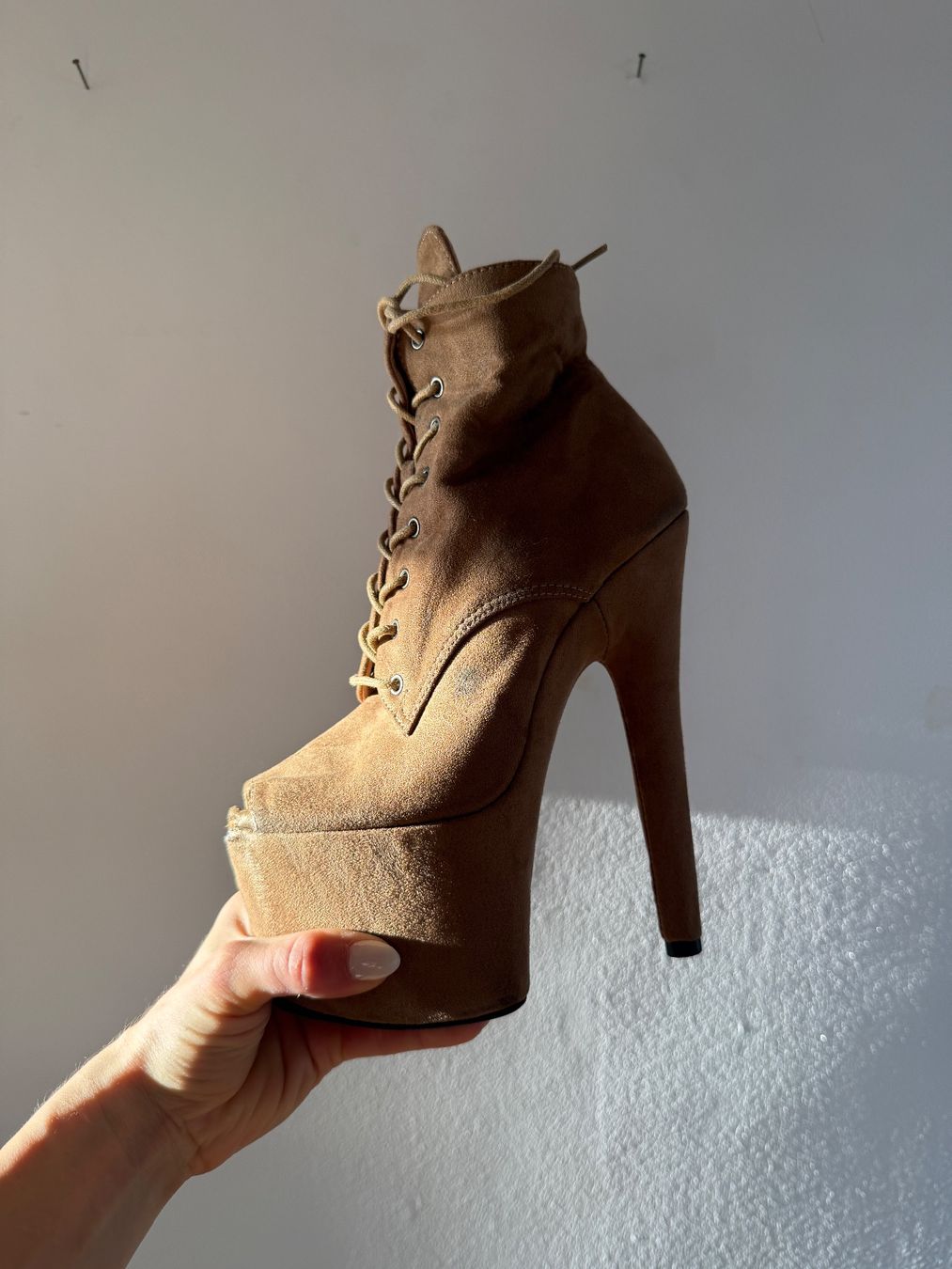 Scarpe da donna: Handgefertigte Echtleder-Tanz-Heels | Pole & Floorwork | Gr. – Usato da Birsfelden venduto da sup_h5x6
