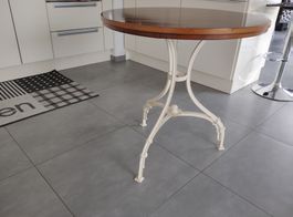 Jolie table