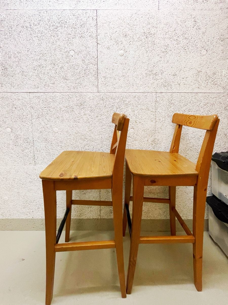 Hocker: Two Wooden Bar Stools – Gebraucht aus Glattpark(Opfikon) von fra_6n5b 1