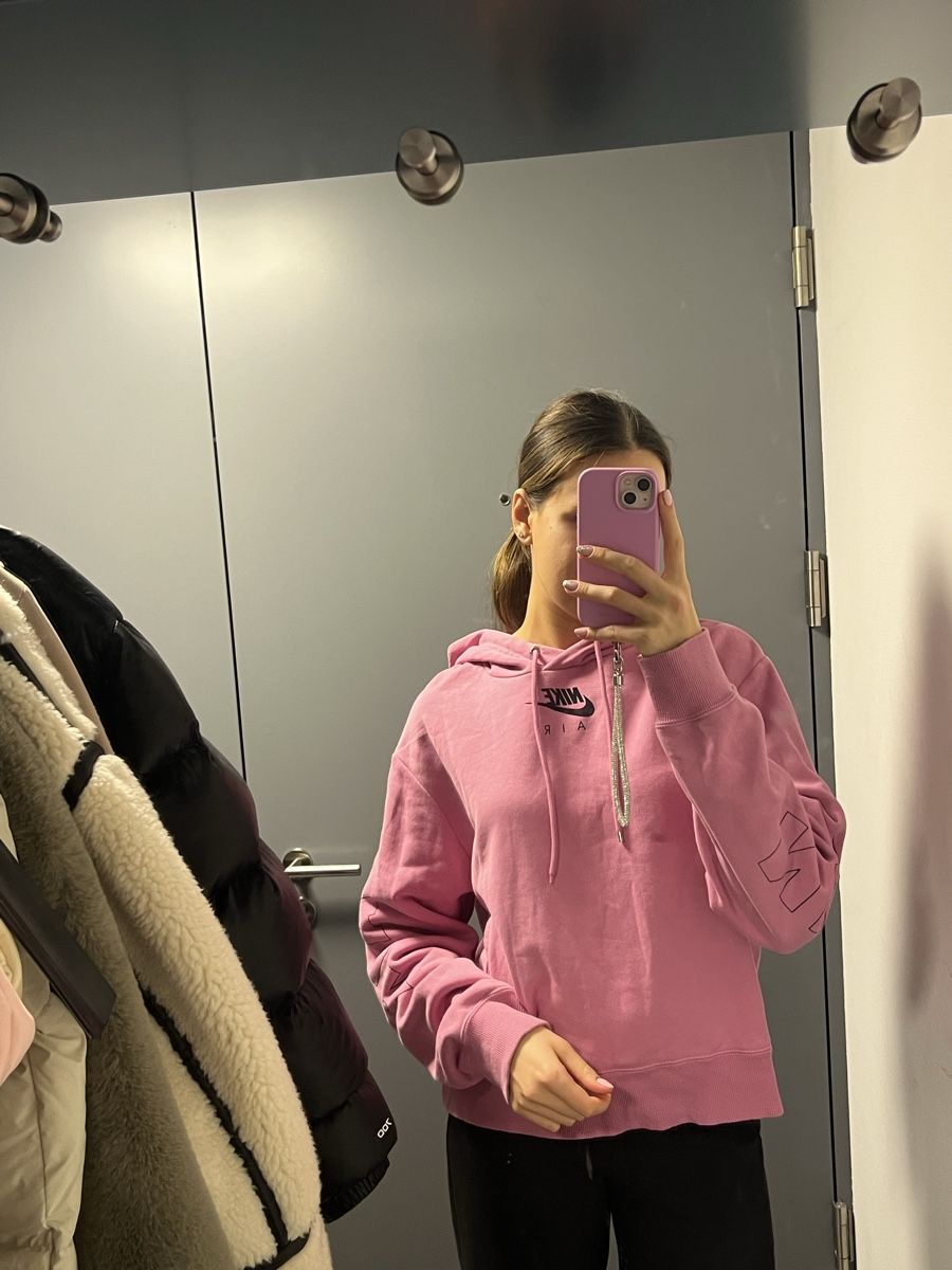 Nike Maglioni & Felpe: Nike Hoodie – Usato da Möhlin venduto da eny_lsk7 1