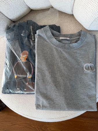 Kleiderpaket, 1x Hoodie 1x T-Shirt