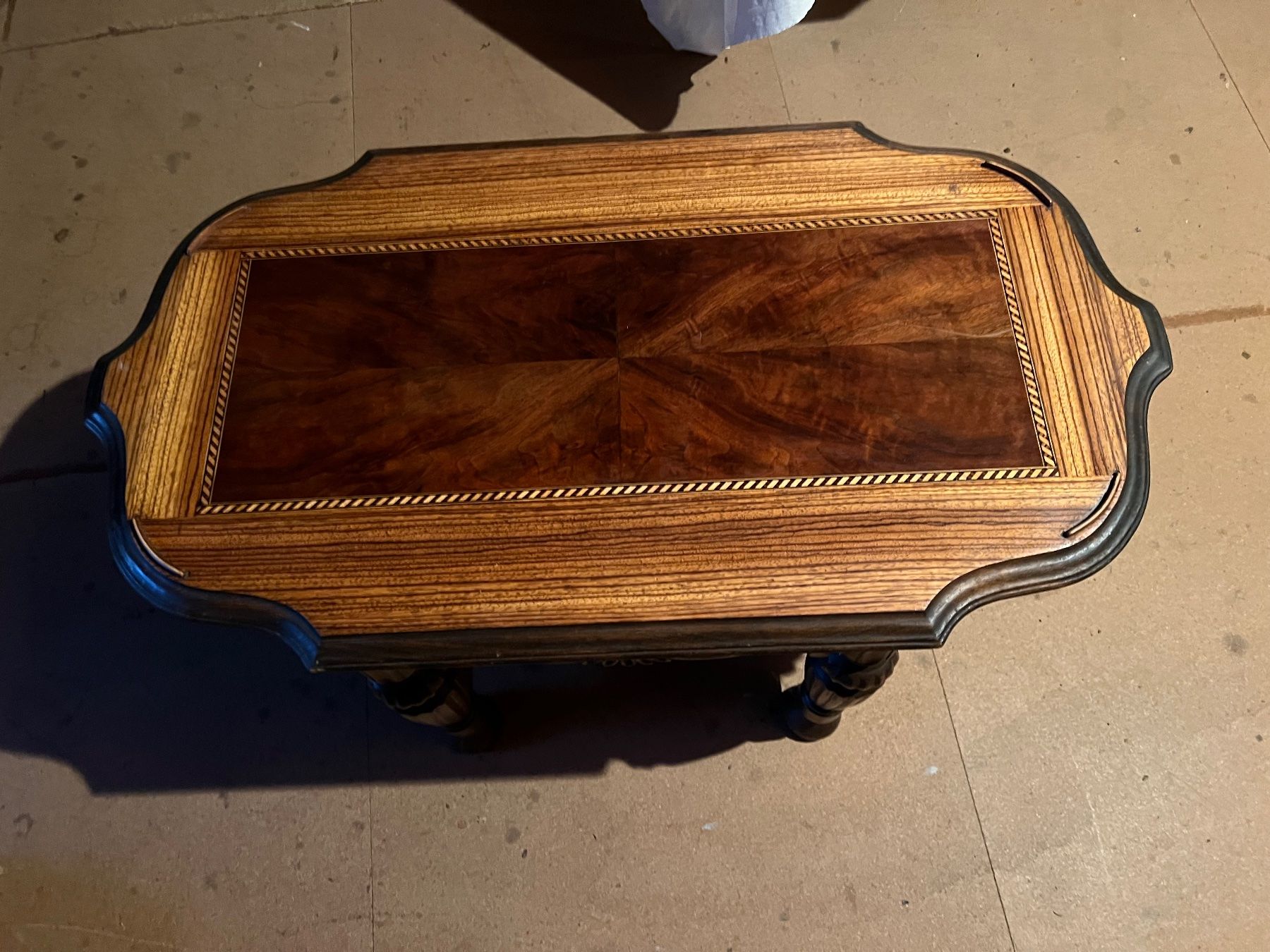 Tavoli: Kaffee Tischchen (Coffee Table), antik – Usato da Thalwil venduto da Chris0123 1