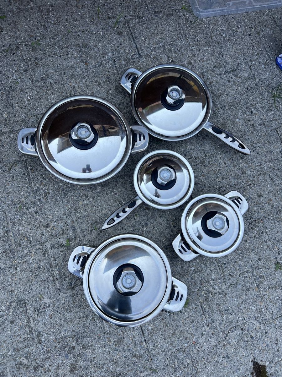 Casseroles: Pfannen Kochtopf Set – D'occasion à Dussnang par mooonium