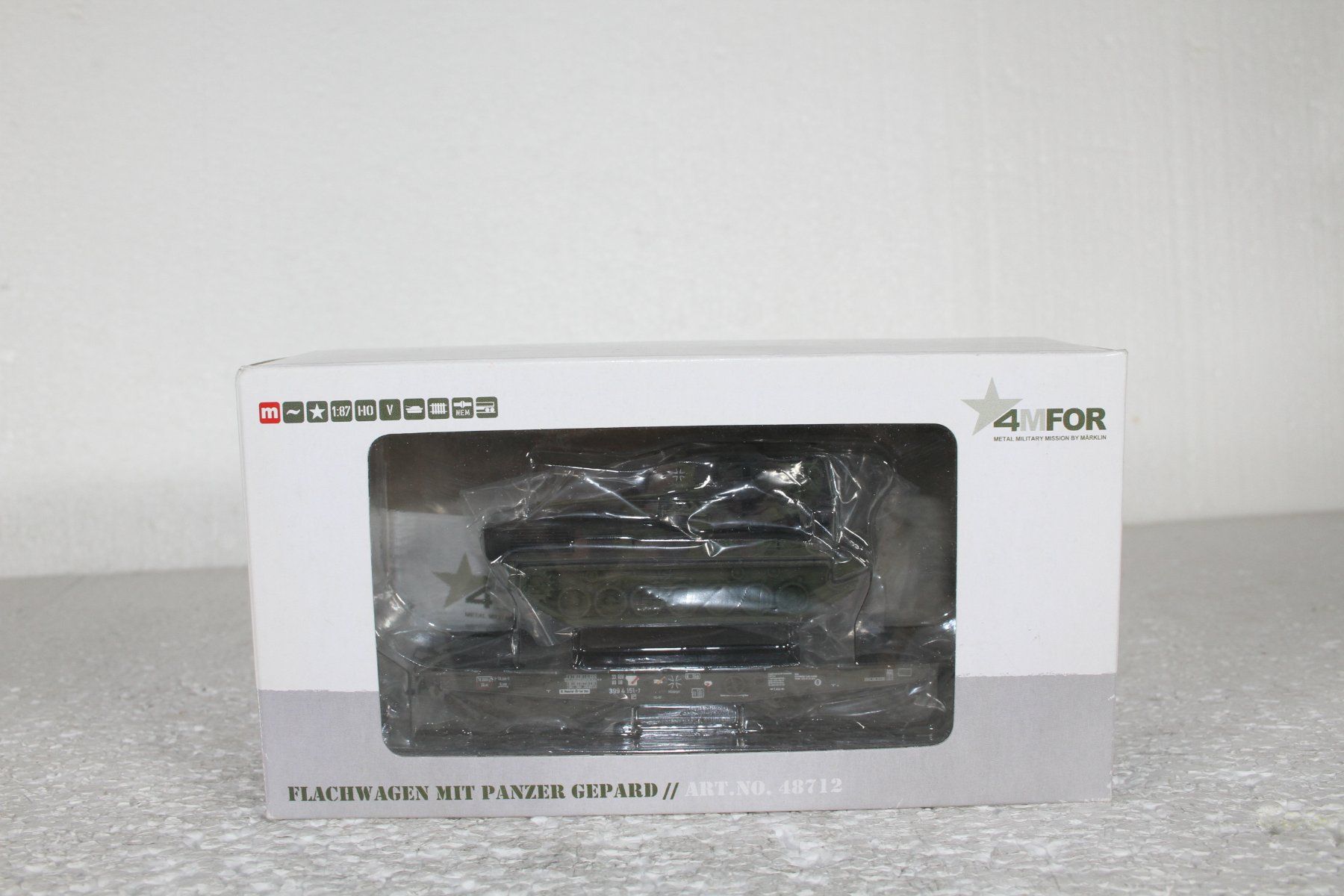 Märklin Modellini di ferrovie: Märklin 48712 Flachwagen mit Panzer Gepard – Usato da Triesen venduto da cor_62ts