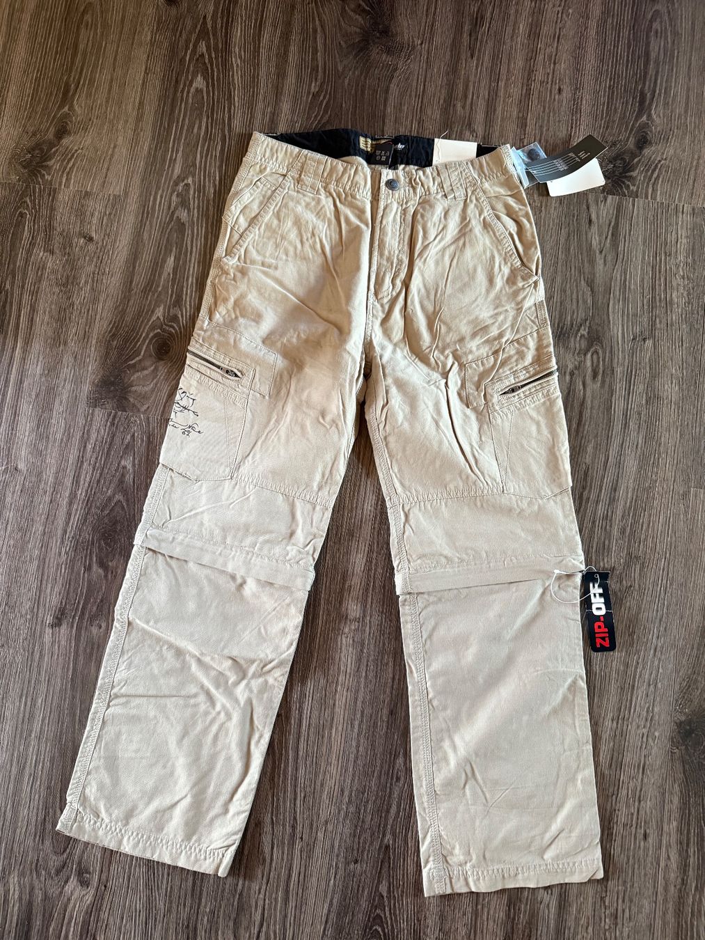 Hosen: Pantalon / short randonnée 152 NEUF – Gebraucht aus Chermignon-Bas von mioumiou35