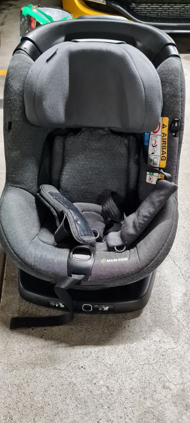 Maxi-Cosi Seggiolini per auto: Maxi Cosi Kindersitz Axissfix 2017 – Usato da Wallisellen venduto da T8304T 1