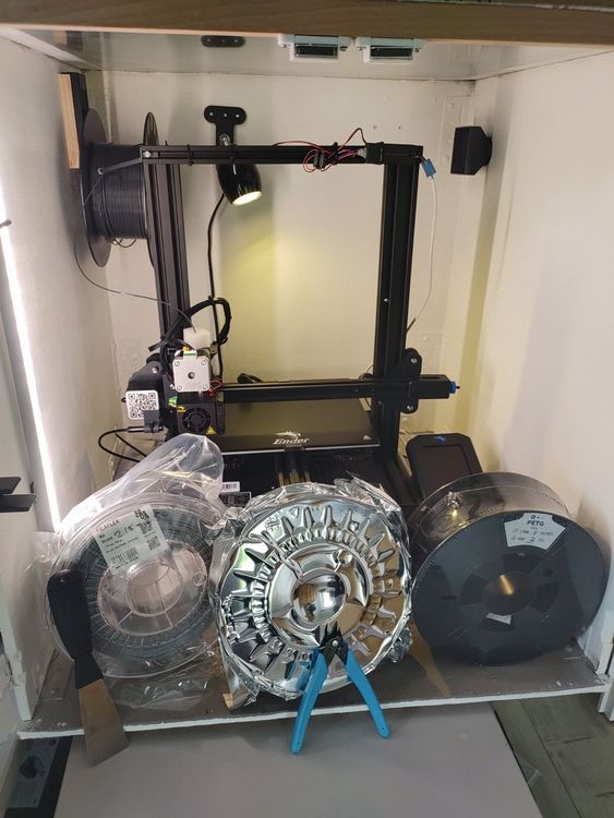 3D printer Creality + Case + Filament. 1000chf value! Kaufen auf Ricardo