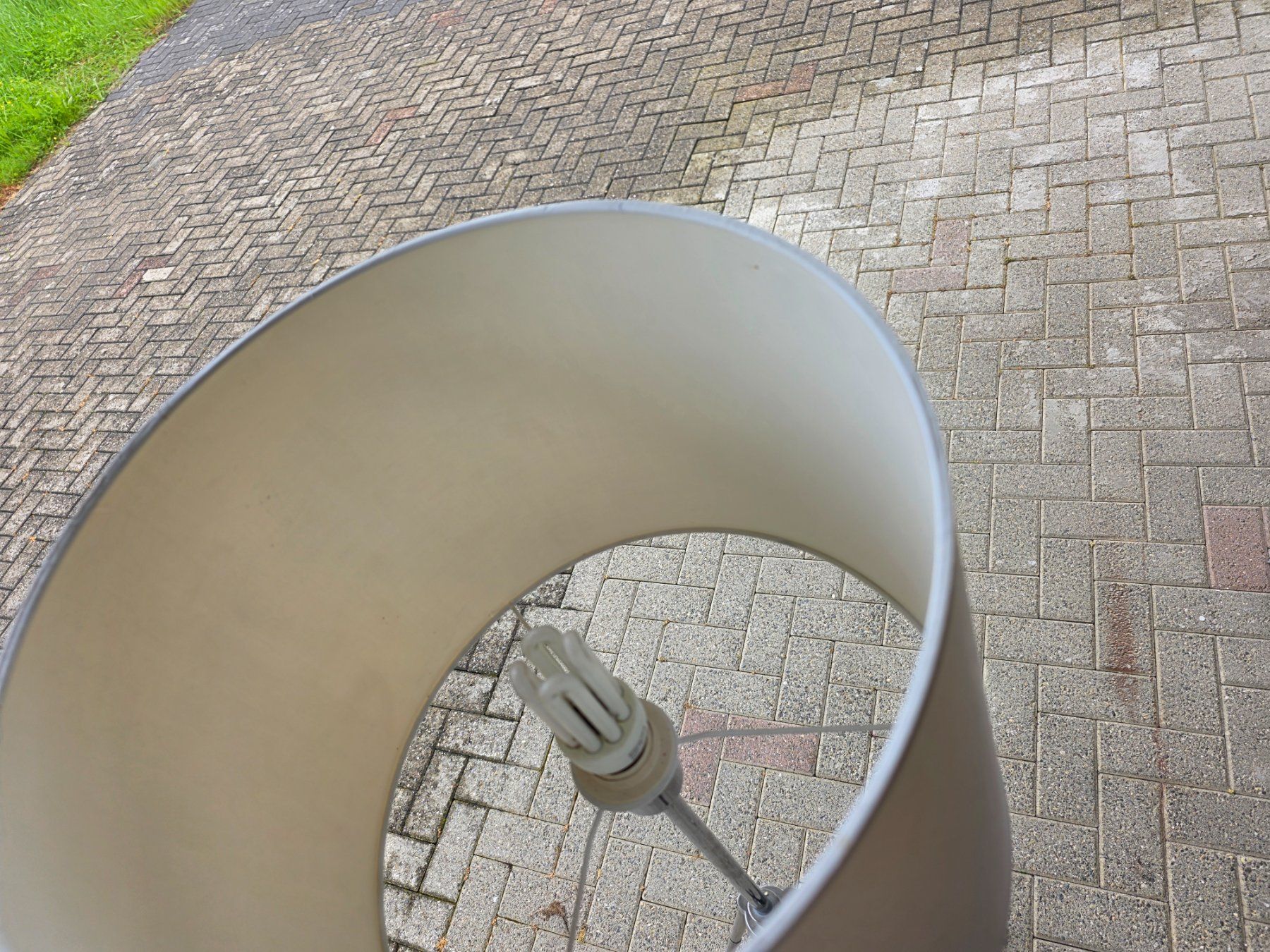 Lampade: Ständerlampe höhenverstellbar – Usato da Neuenkirch venduto da Broenner1 1
