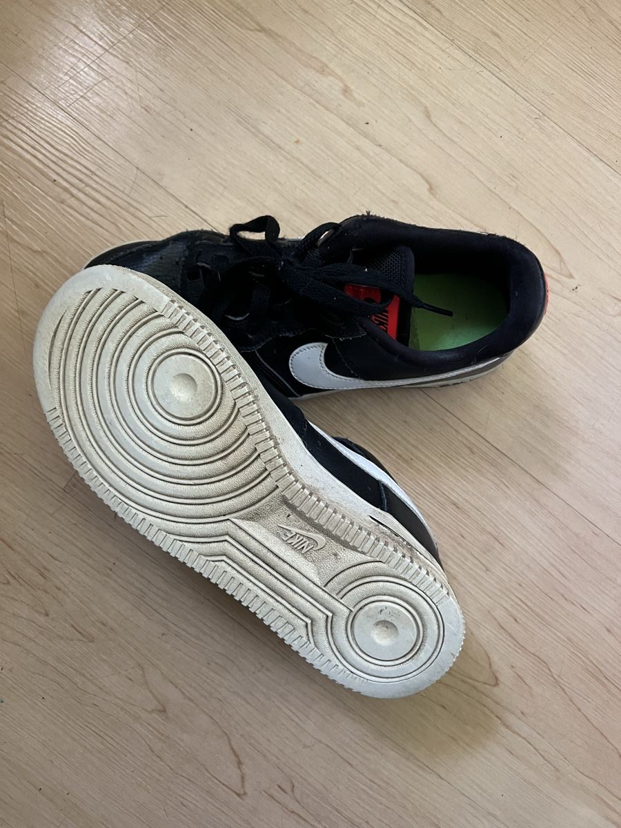 Nike Scarpe da uomo: Nike Air Force 1 schwarz Grösse 38  – Usato da moosseedorf venduto da andrina.salis