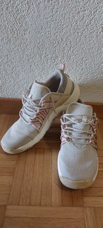Baskets Decathlon Quechua, taille 41, comme neuves!