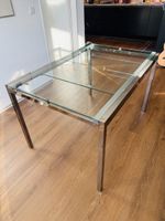 Schöner Glas und Metal Esstisch (Grössenverstellbar)