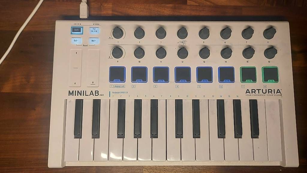 Musikinstrumente: Arturia MiniLab 2 Midi Controller – Gebraucht aus Ammerswil AG von emi_8qmm