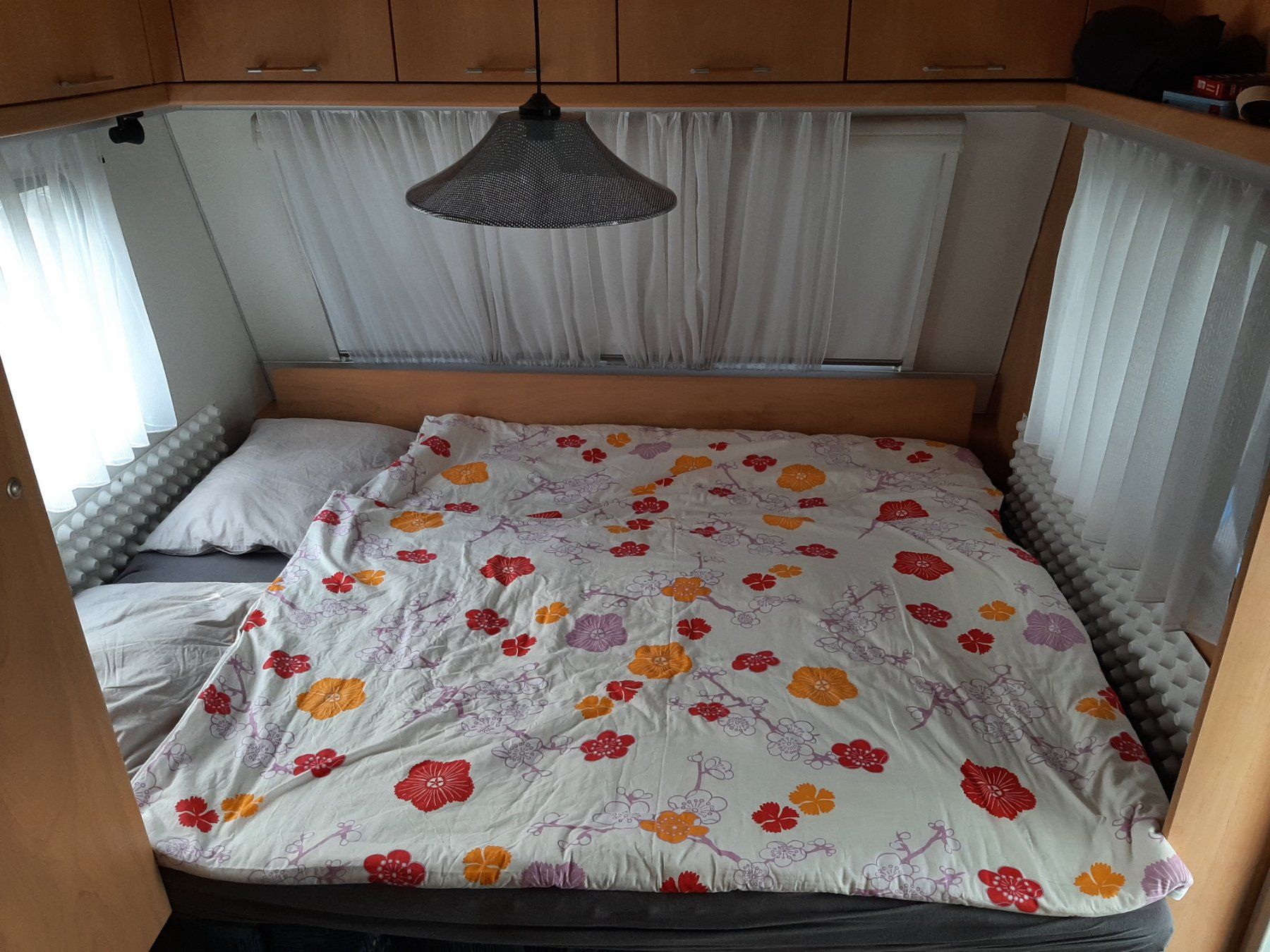 Bürstner Veicoli da campeggio: Wohnwagen mieten schon ab CHF 65.-/Tag – Usato da Wimmis venduto da vic_7sym 4