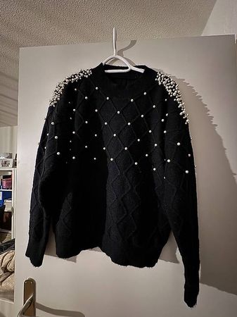 Pullover mit Perlen