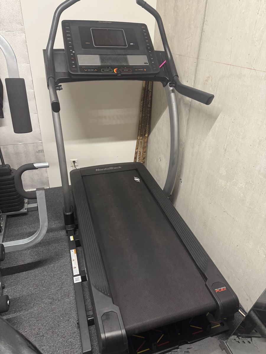 Macchine per carico, silaggio e trasporto: Kleine Fitnessstudio – Usato da Basel venduto da dra_bm9x 1