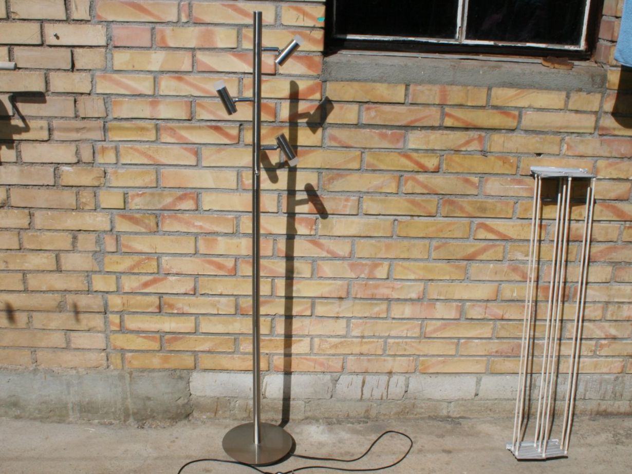 Lampade: STEHLAMPE FLOOR LAMP LED LAMPE MIT DIMMER – Usato da Wauwil venduto da Vintagesky 2