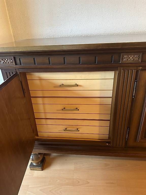 Cassettiere: antike schöne Kommode aus Nussbaum – Usato da Bern venduto da BrischitteBern 2