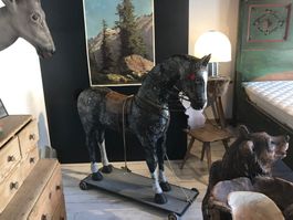 Karussel Pferd, Holzpferd, Streitross, 19. Jh.