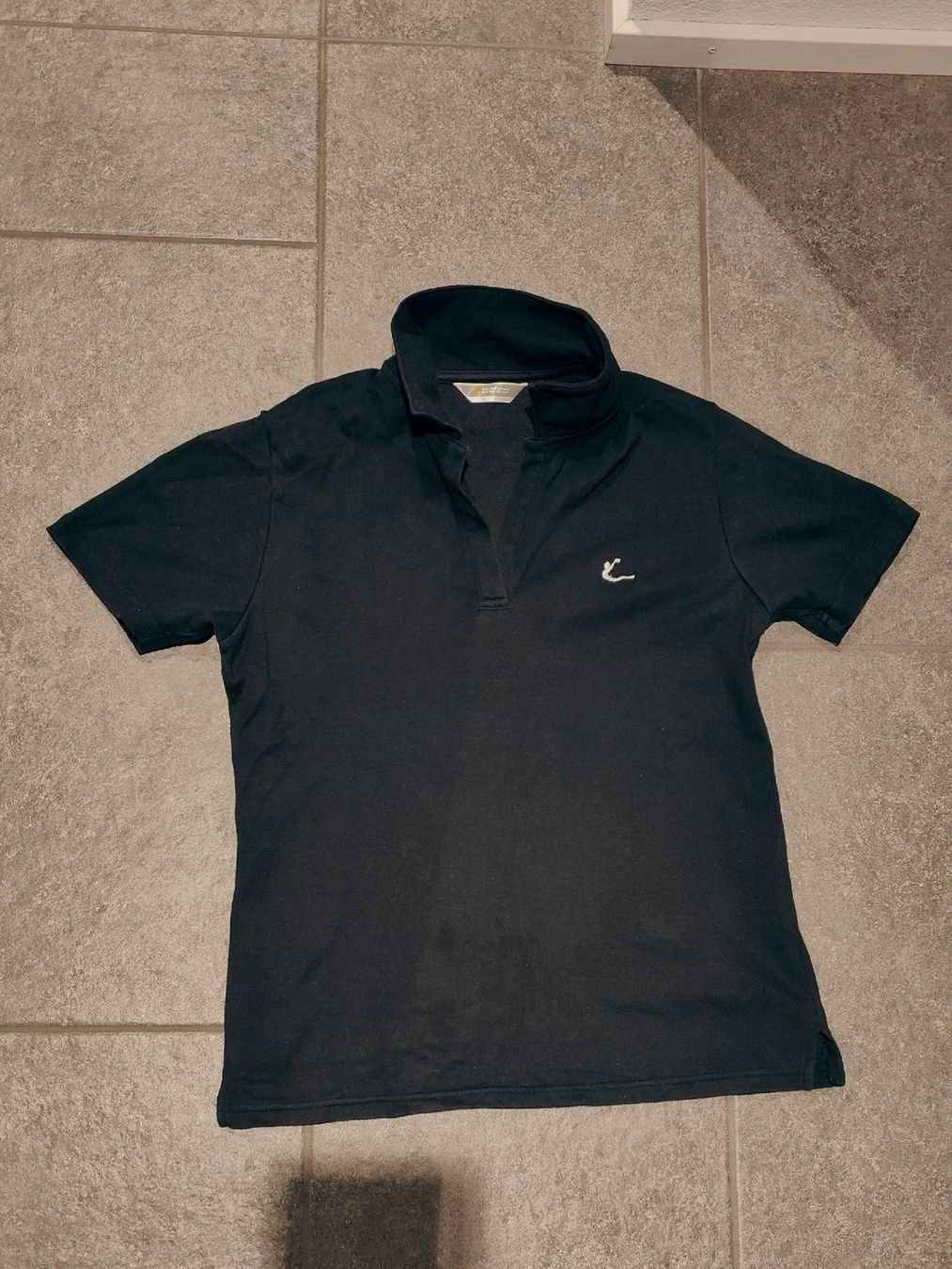 T-Shirts: Damen Sportshirt – Gebraucht aus Birmensdorf ZH von mku_9qbw