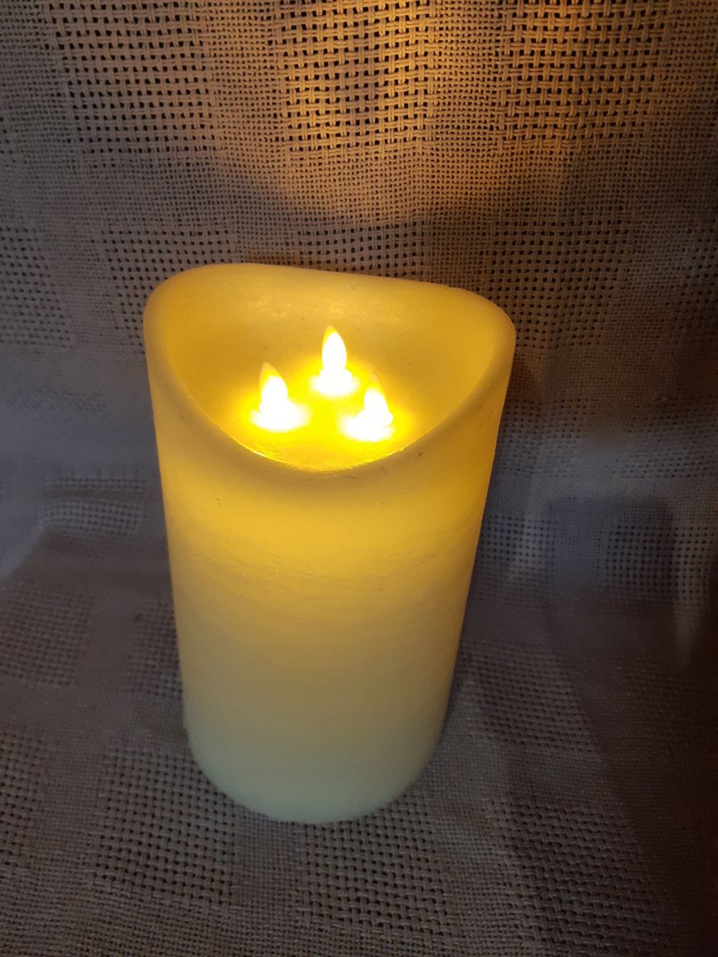 Candele: LED Echtwachskerze mit Timer – Usato da Studen SZ venduto da Kbybrig