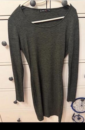 Rippstrick Kleid Olivgrün Gr. M Herbst/Winter-Look
