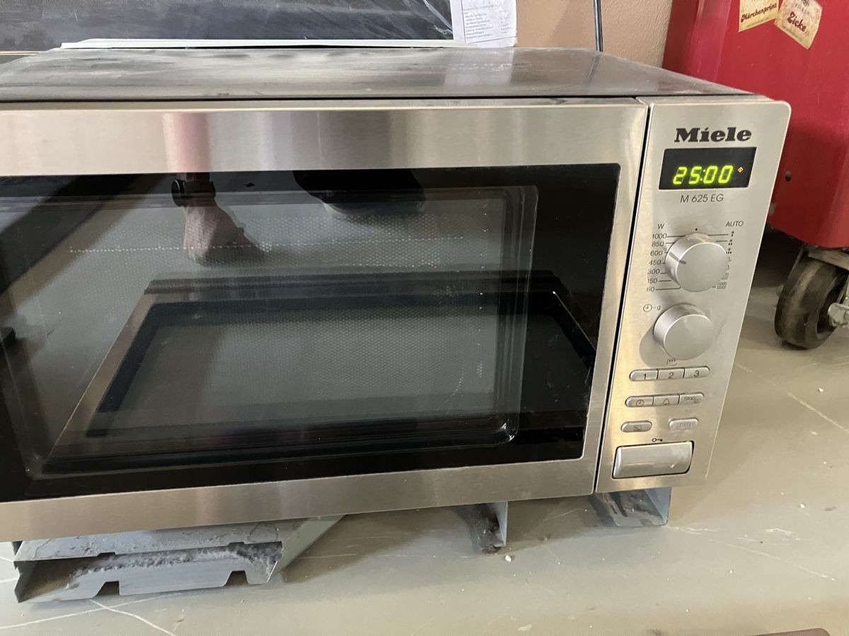 Miele Elettrodomestici da cucina: Miele Mikrowelle einbau – Usato da Birrwil venduto da nicole86ch 1