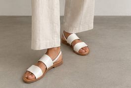 COS Damen Sandalen Leder weiss flach