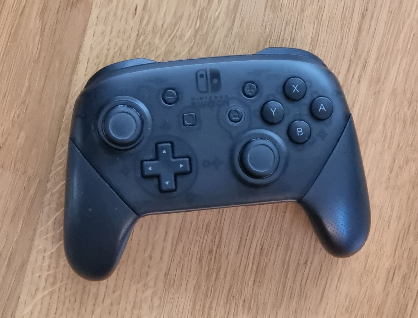 Nintendo Console: Nintendo Switch Pro Controller - Top Zustand – Usato da Lostorf venduto da eressea28
