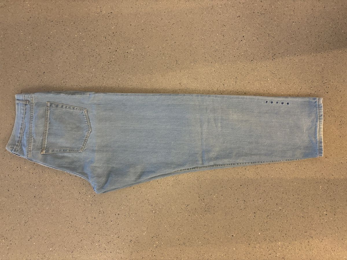 Jeans: futur Jeans Straight fit  – Gebraucht aus Schlieren von lau_jvz6 3