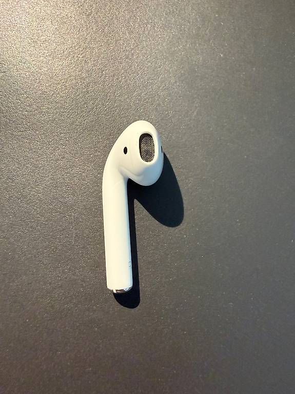Cuffie: Airpod 2.Generation rechts und Ladecase  – Usato da Zollikon venduto da loulou10 1