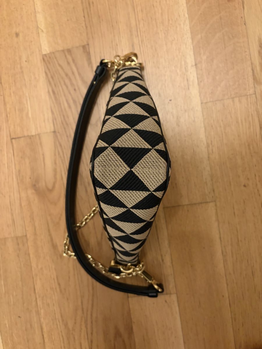 Prada Borse da donna: Prada Triangle Tasche, neuwertig – Nuovo (secondo la descrizione) da Lenzburg venduto da Original_vail 2