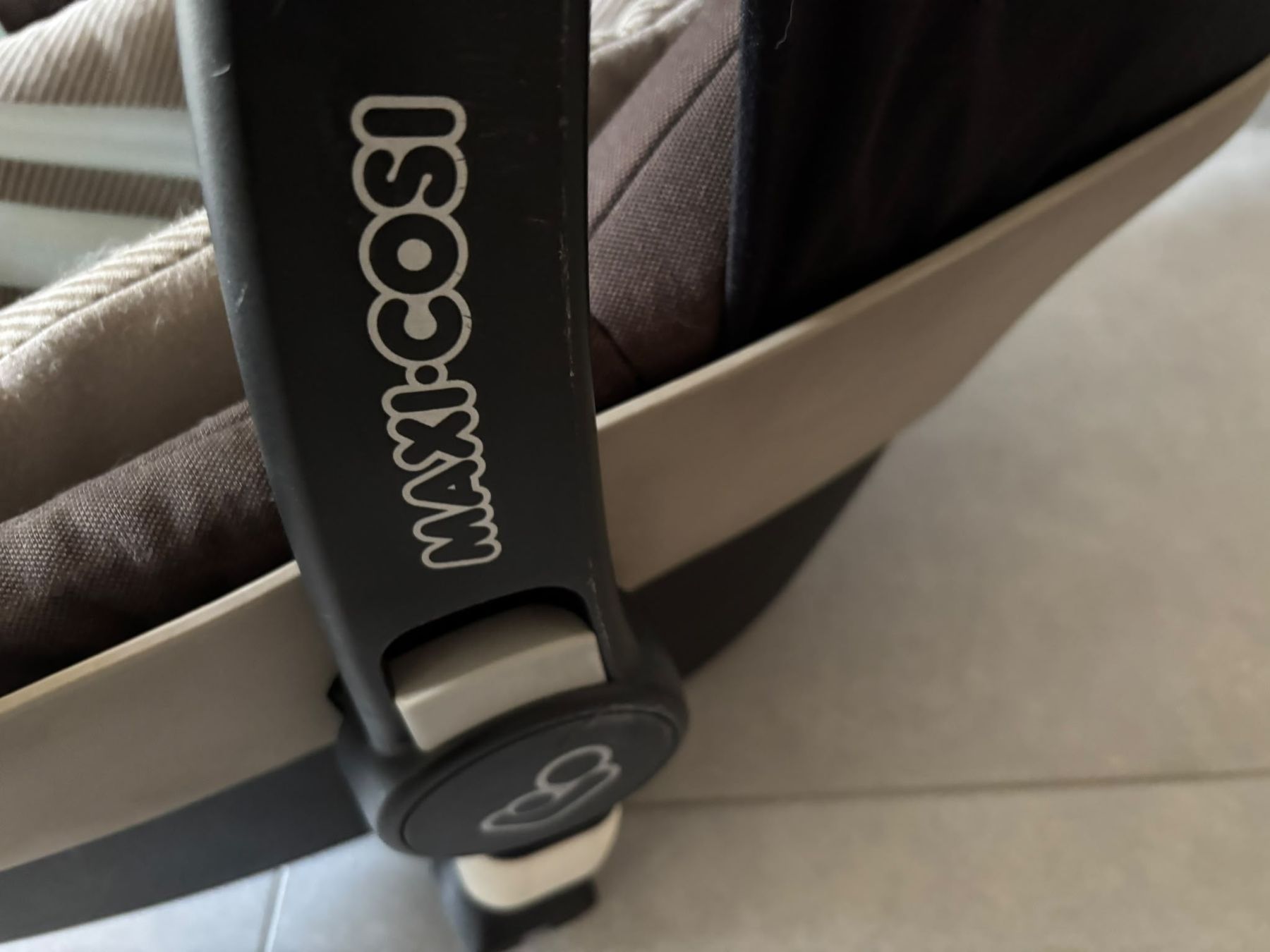 Maxi-Cosi Bauch- & Rückentragen: Maxi-Cosi Pebble Plus brun bon état – Gebraucht aus Bex von Boxy03 3
